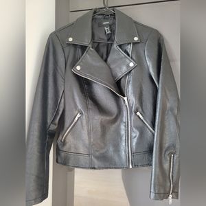 Forever 21 Leather Jacket M